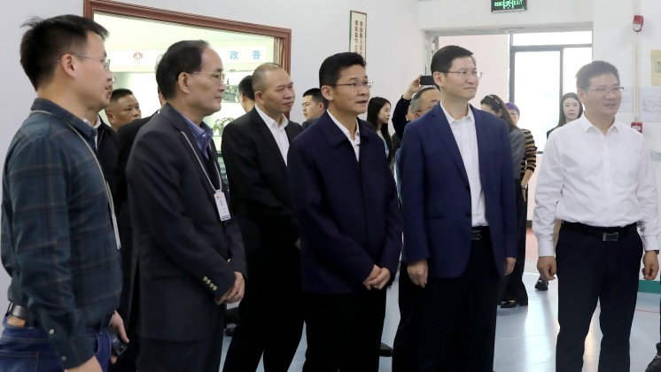 湖南省人民政府副省長、黨組成員曹志強(qiáng) 蒞臨炬神電子調(diào)研