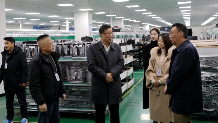 自貿(mào)區(qū)郴州片區(qū)、高新區(qū)黨工委書記王衛(wèi)東一行蒞臨炬神電子調(diào)研